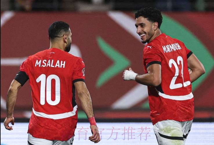 萨拉赫救主:91分钟单挑绝杀!延续11年纪录 万人致敬英雄 萨拉赫救主:91分钟单挑绝杀!延续11年纪录 万人致敬英雄